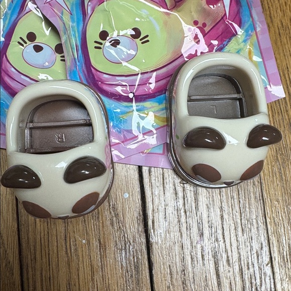 Baby Three 400% and One pair of BB3 Shoes - Picture 3 of 5